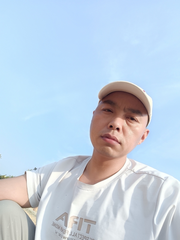 哥哥的第一张照片--丽水相亲服务中心