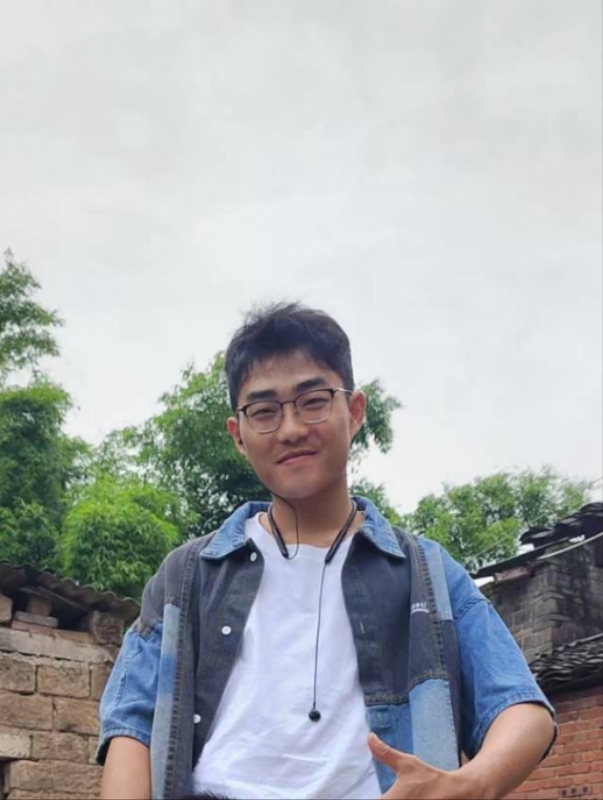 越努力越幸运的第一张照片--丽水相亲服务中心