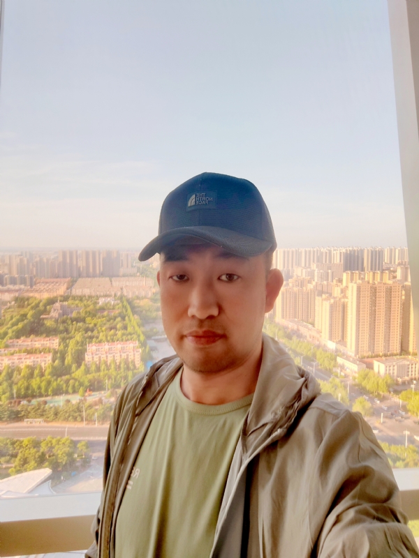 勇攀高峰的第一张照片--丽水相亲服务中心