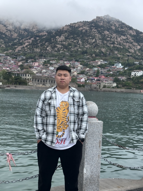 谨慎的第一张照片--丽水相亲服务中心