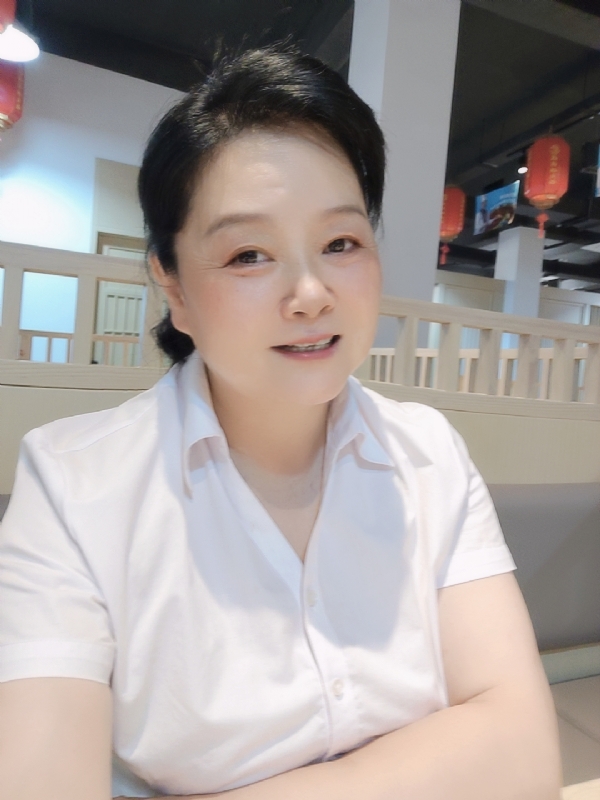 丁姐爱生活的第一张照片--丽水相亲服务中心