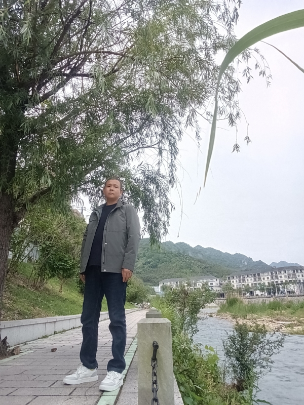 飞雪飘零的第一张照片--丽水相亲服务中心