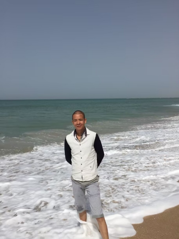 飞雪飘零的第二张照片--丽水相亲服务中心