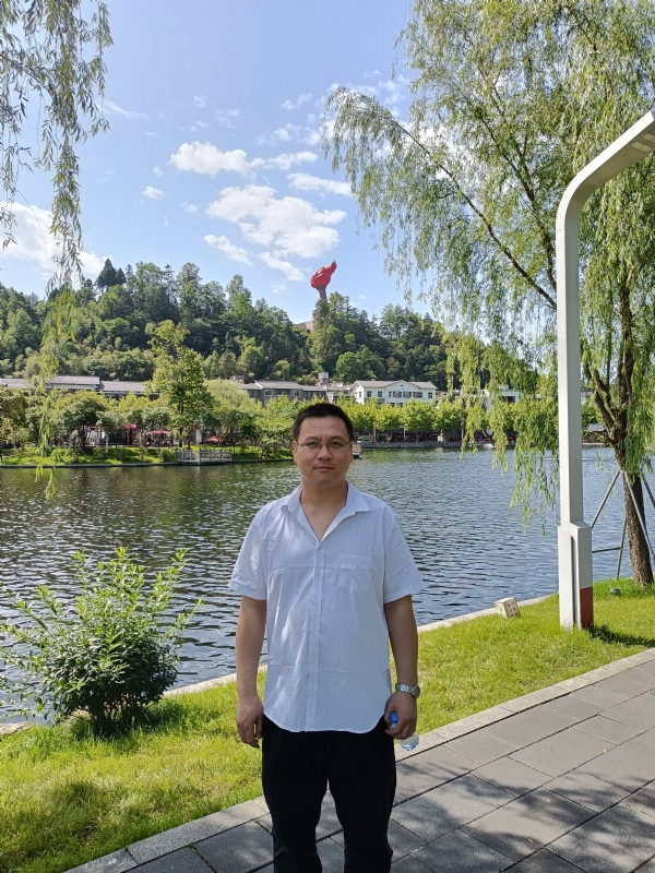 风雨相伴的第一张照片--丽水相亲服务中心