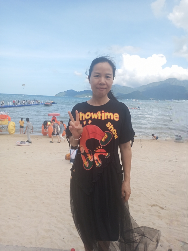 容容的第一张照片--丽水相亲服务中心