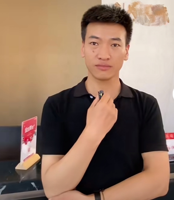 一杯梁白开的第一张照片--丽水相亲服务中心