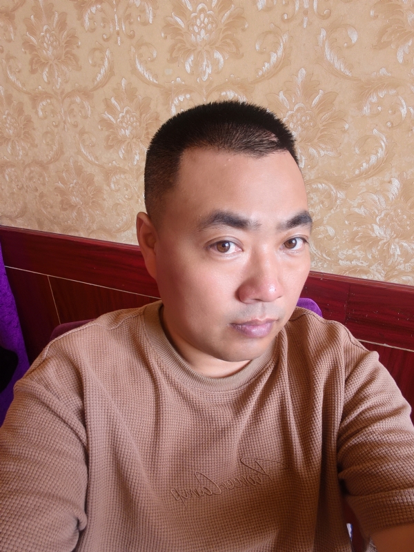 擦亮眼睛向前看的第一张照片--丽水相亲服务中心