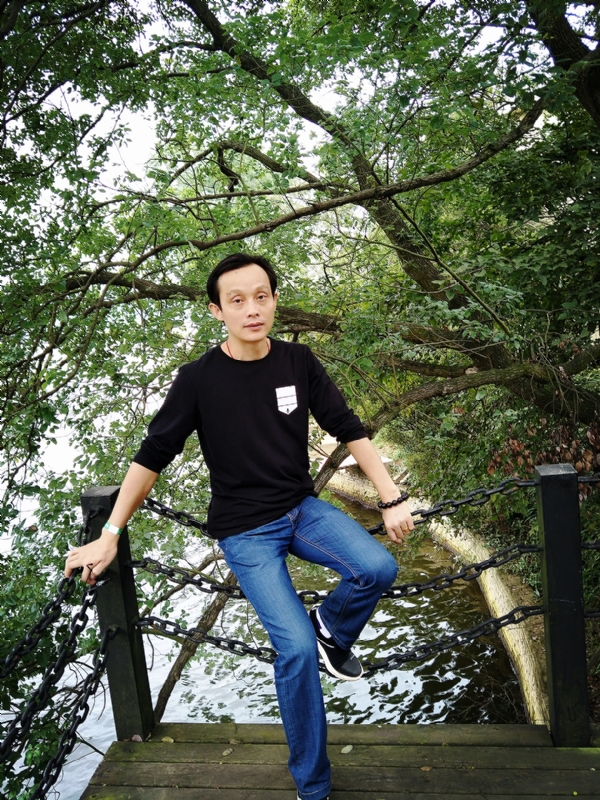 易进的第一张照片--丽水相亲服务中心