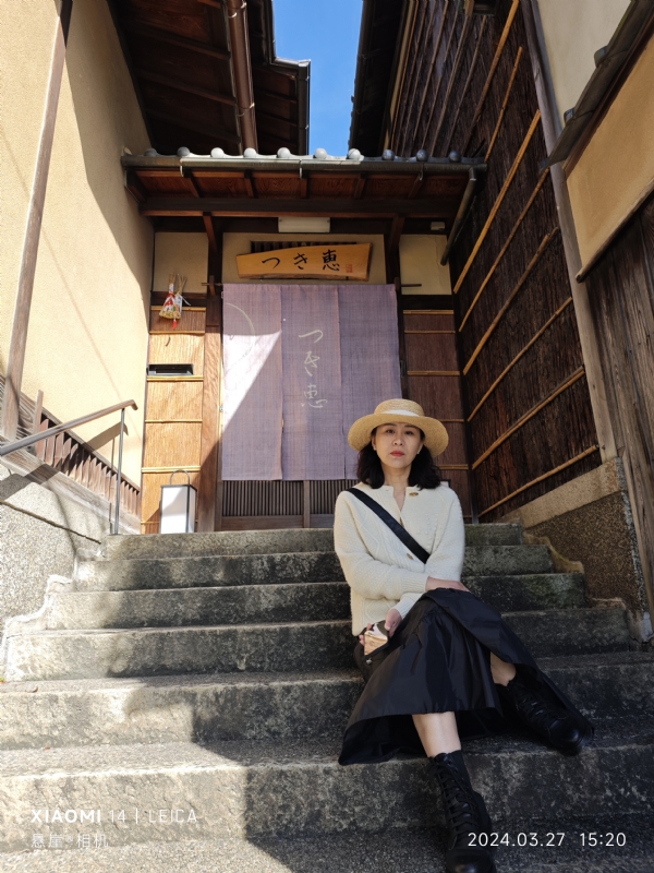 踱着方步的猫小姐的第一张照片--丽水相亲服务中心