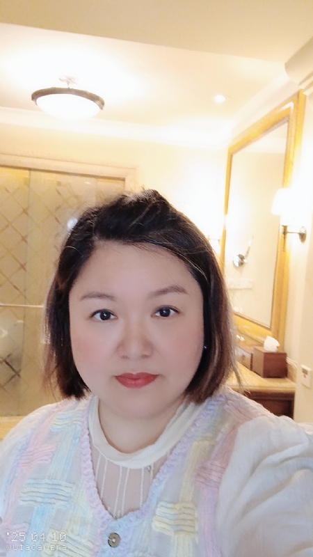 衎静玲瓏的第一张照片--丽水相亲服务中心