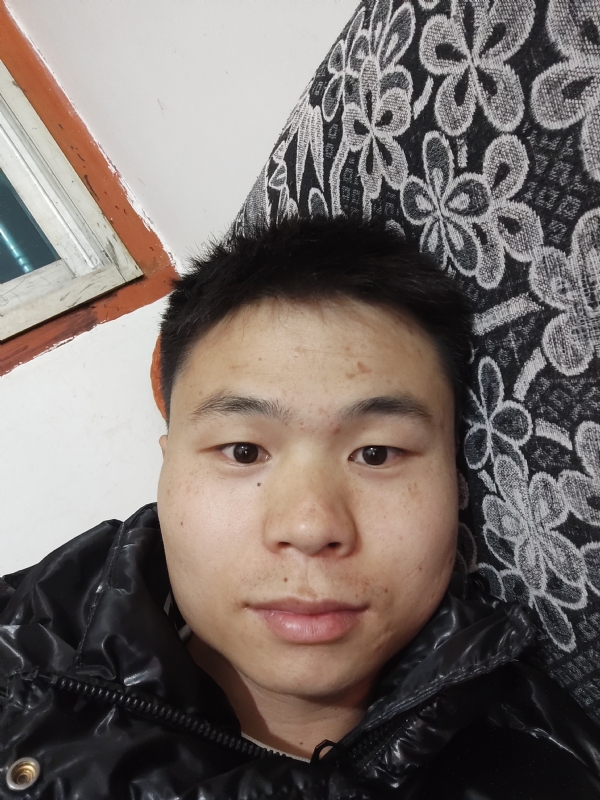 麒麟区幼儿园扛把子的第三张照片--丽水相亲服务中心