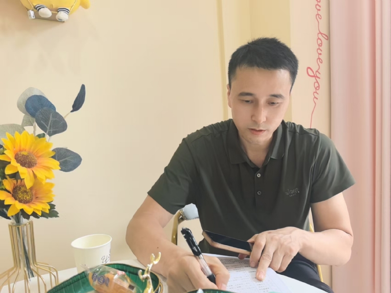 笑看一切的第二张照片--丽水相亲服务中心