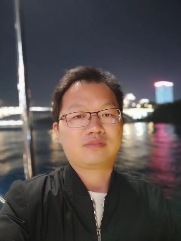 祝你平安的第一张照片--丽水相亲服务中心