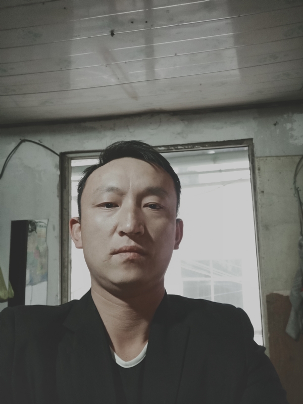 放弃爱你的第一张照片--丽水相亲服务中心