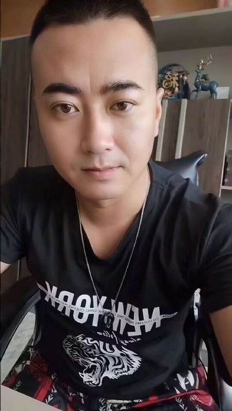 Luck耀的第一张照片--丽水相亲服务中心