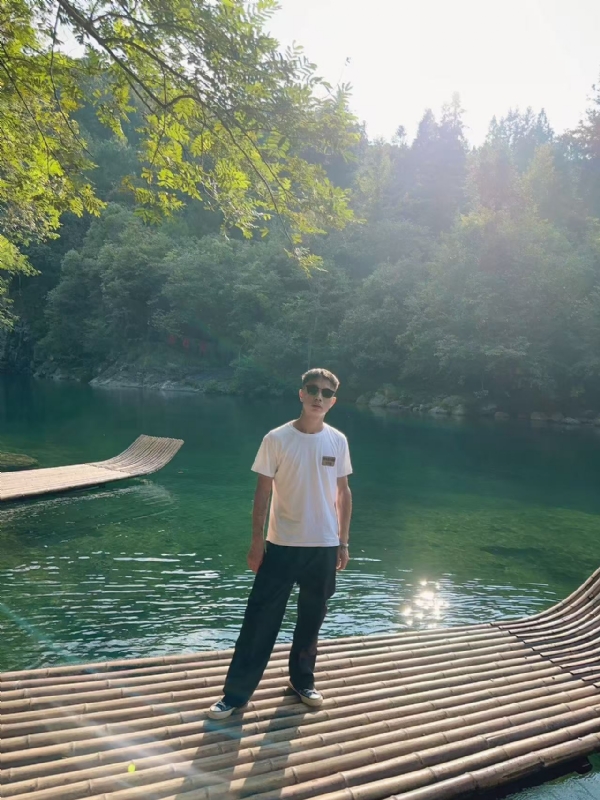 林言的第三张照片--丽水相亲服务中心