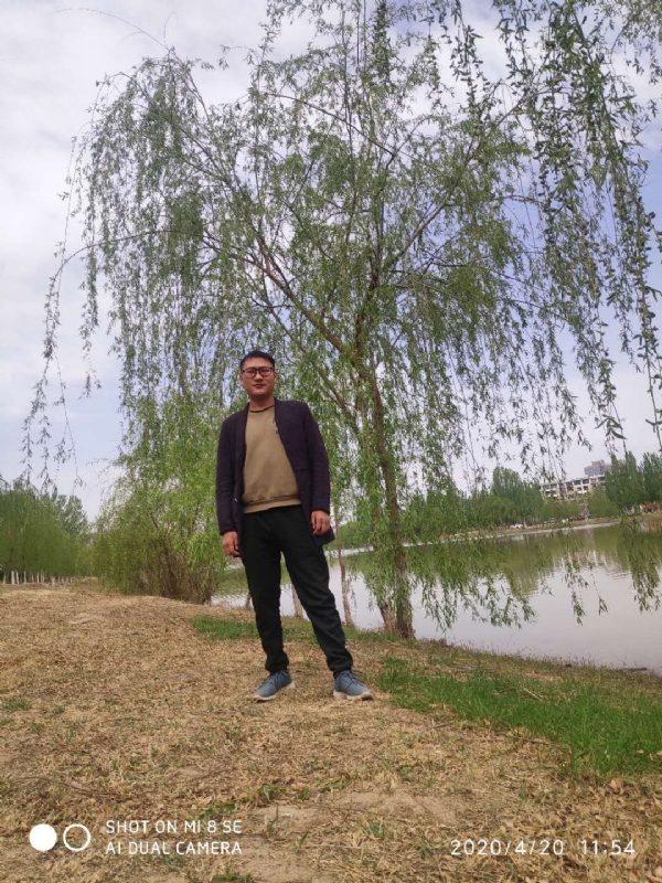 风中的烟头的第一张照片--丽水相亲服务中心