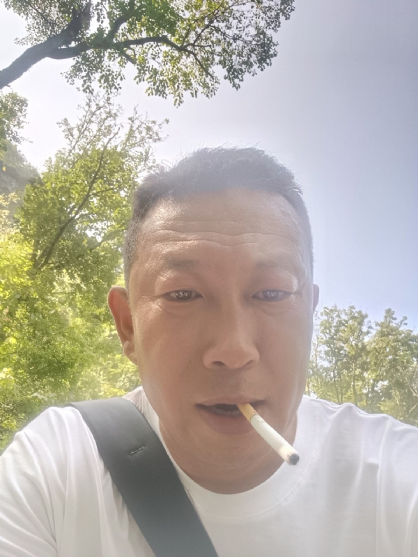 中年大叔的第一张照片--丽水相亲服务中心