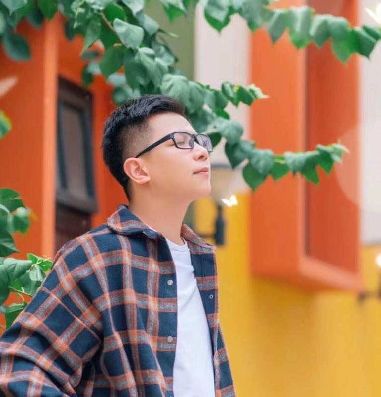 版本之子的第一张照片--丽水相亲服务中心